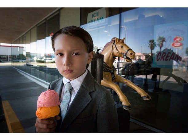 Fotografía digital de un niño con un helado sacada de la cuenta de Instagram del premio Oscar 2015 a la mejor fotografía