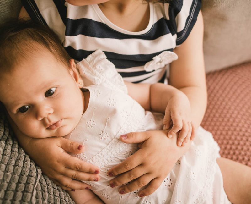 Fotografía familiar: Bienvenida Irene