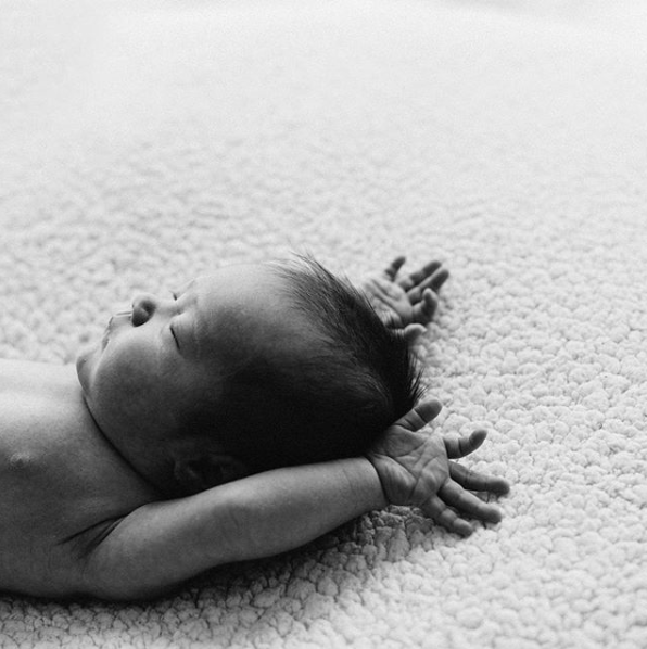 Entrevista a la fotógrafa de recién nacidos y bebés Samantha Dennaoui